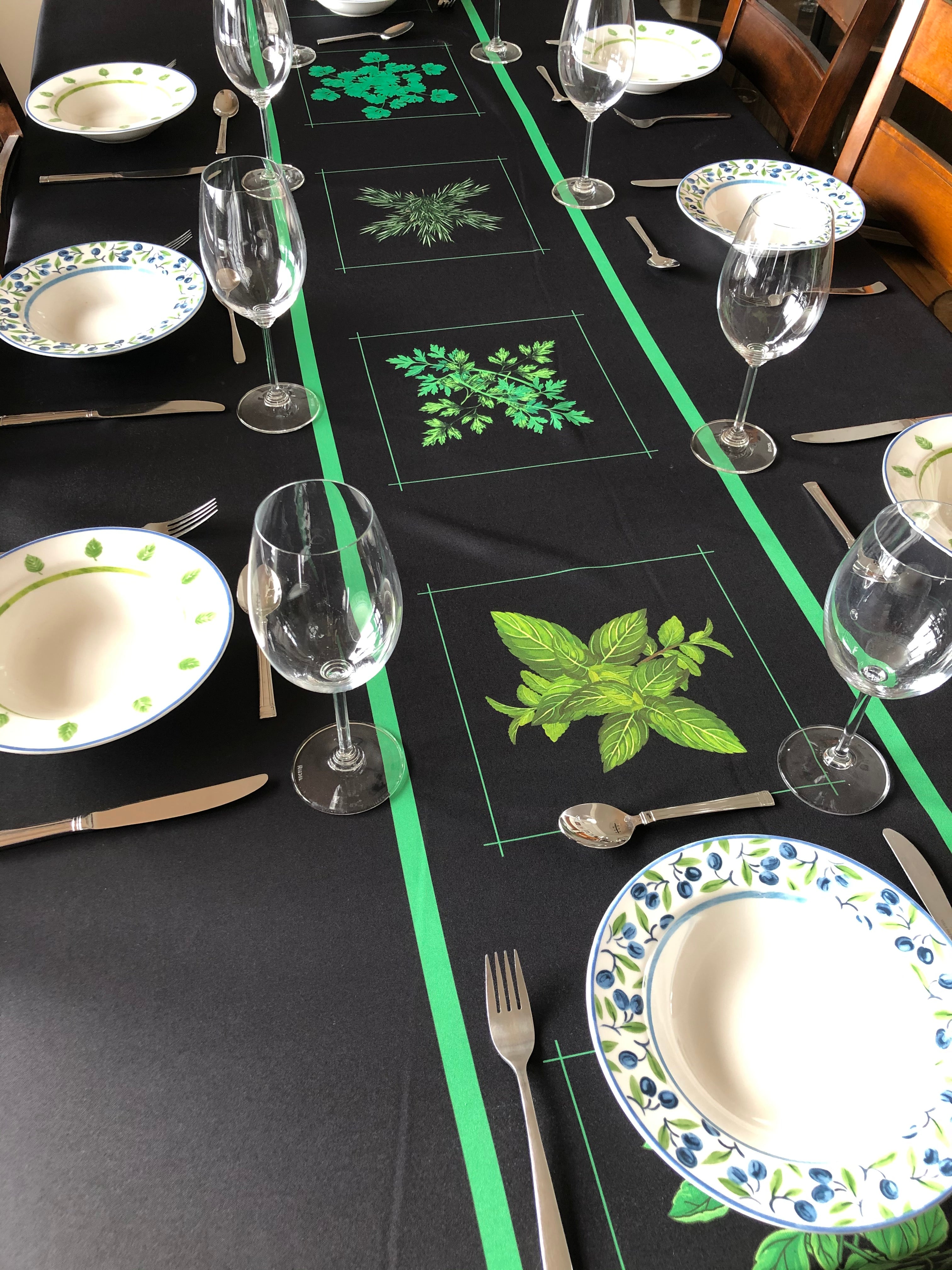 Maison Mixy - nappe et serviettes de table de la collection Fines herbes