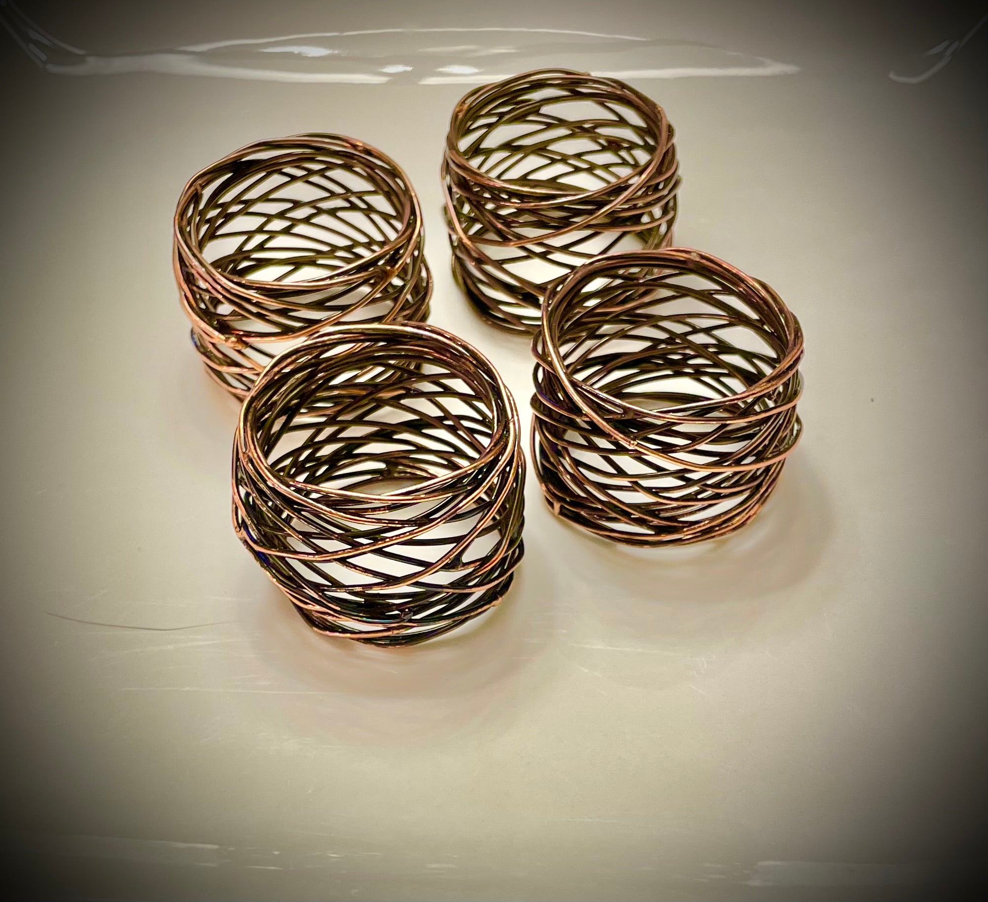 Maison Mixy - anneaux de serviettes de table en fils métalliques couleur cuivrée